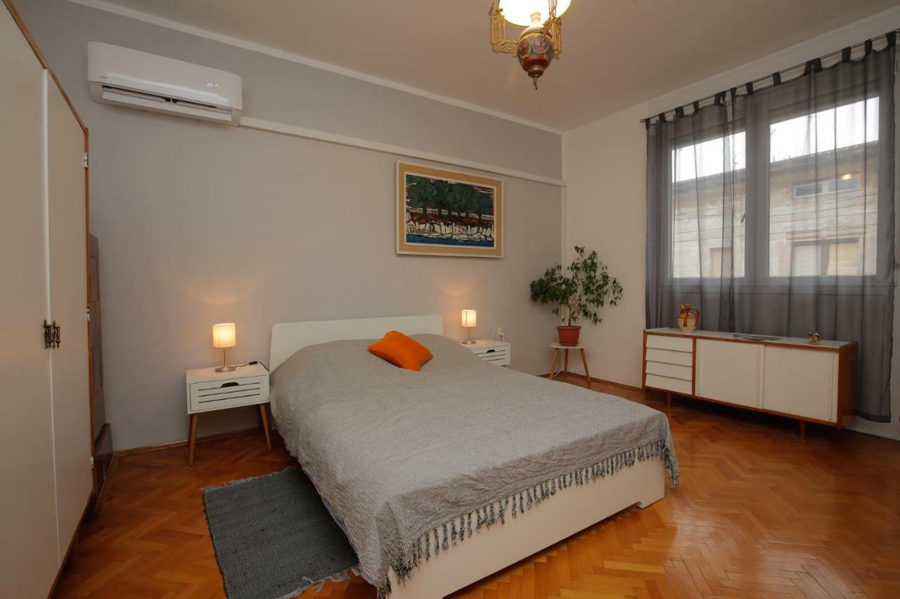 Pietas Iulia Apartment พูลา ภายนอก รูปภาพ