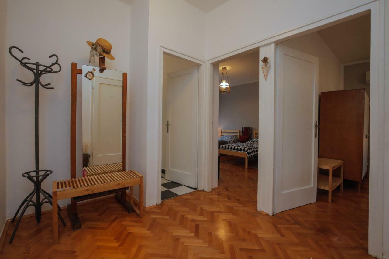 Pietas Iulia Apartment พูลา ภายนอก รูปภาพ