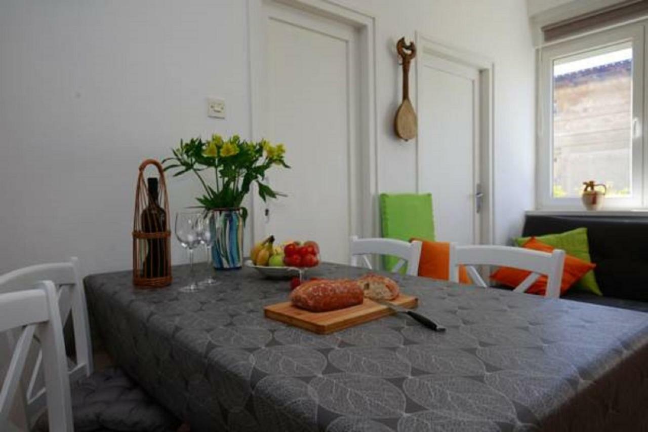 Pietas Iulia Apartment พูลา ภายนอก รูปภาพ
